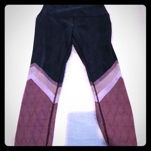 ALO Yoga High Waist Airbrush Capri